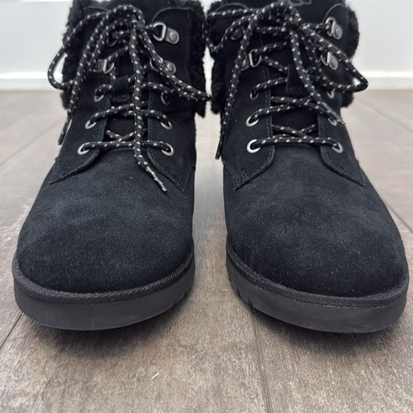 NWOT UGG Romely Heritage Lace-up Suede Boot, size 10 - Picture 6 of 12